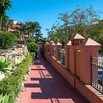 Apartment 2b Luxury In Area New Golden Mile