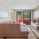 2b Luxury In Area New Golden Mile Appartement *