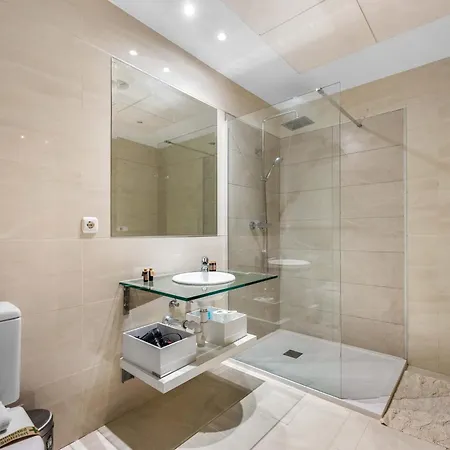 2b Luxury With & Pool Area Estepona