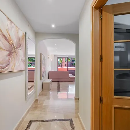 2b Luxury With & Pool Area Apartment Estepona