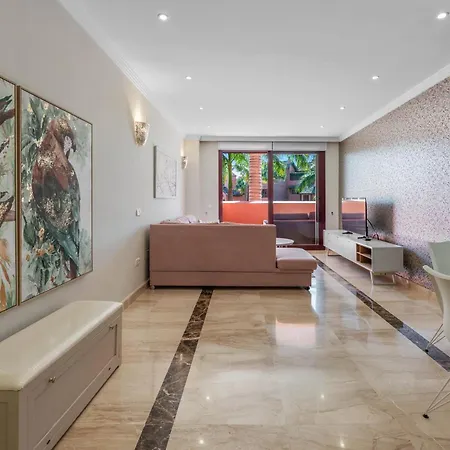 2b Luxury With & Pool Area *