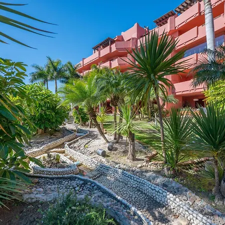 2b Luxury With & Pool Area Apartment Estepona