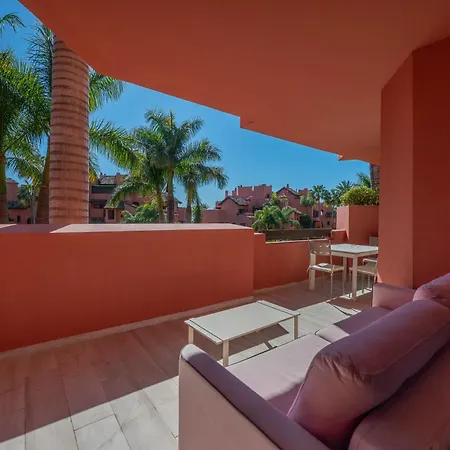 Apartment 2b Luxury With & Pool Area