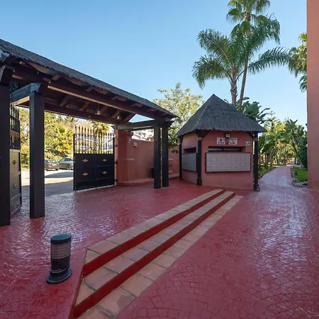 Apartment 2b Luxury With & Pool Area Estepona