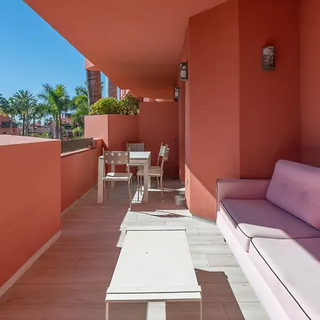 2b Luxury With & Pool Area Apartment *