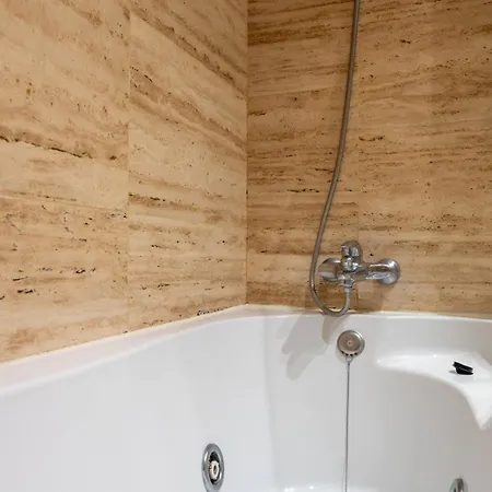 Apartment 2b Luxury With & Pool Area