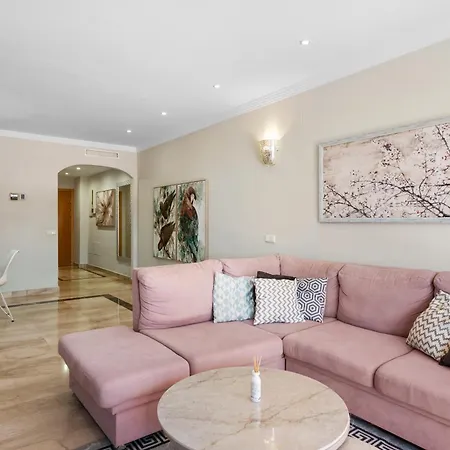 2b Luxury With & Pool Area *