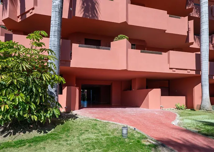 2b Luxury In Area New Golden Mile