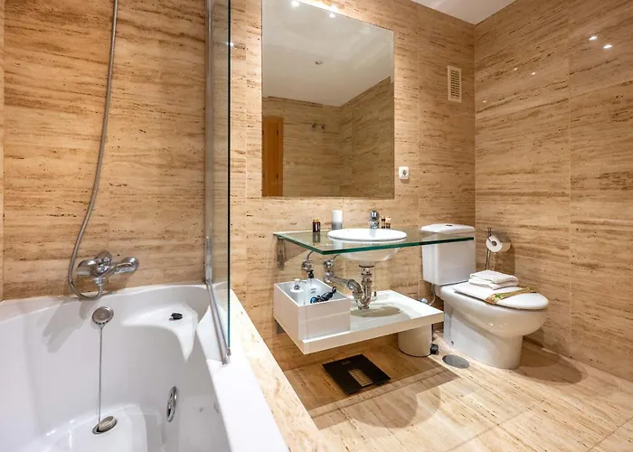 Apartment 2b Luxury In Area New Golden Mile Estepona