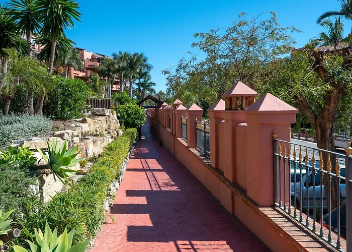 Apartment 2b Luxury In Area New Golden Mile