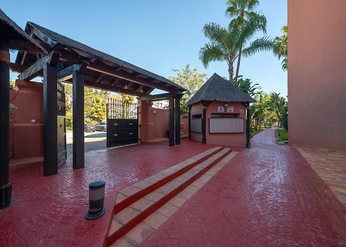 Apartment 2b Luxury In Area New Golden Mile Estepona