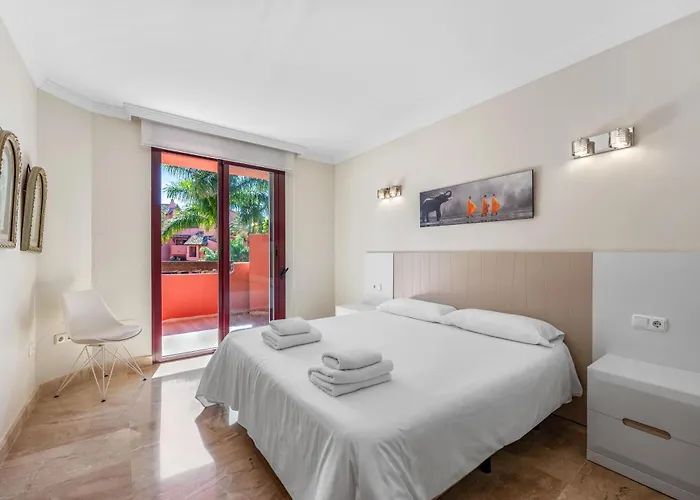 2b Luxury In Area New Golden Mile * Estepona