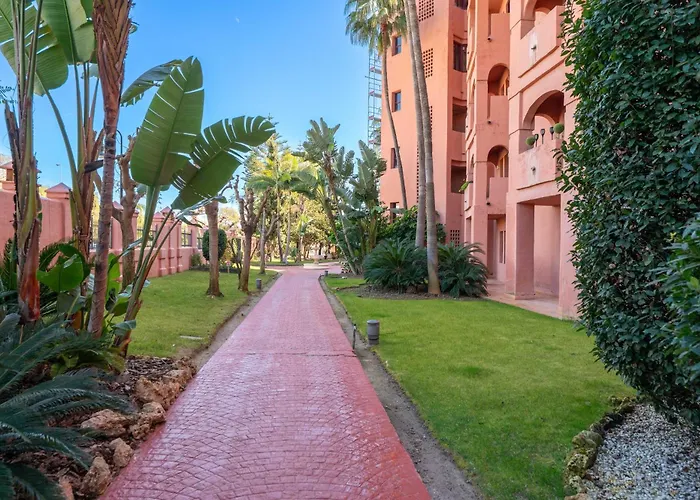 2b Luxury In Area New Golden Mile Appartamento