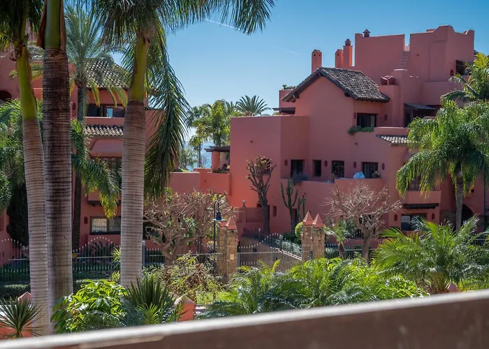 2b Luxury In Area New Golden Mile